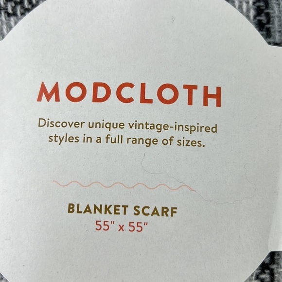 Nwt Modcloth Black & White Oversized Plaid Blanket Scarf with Fringe Hem - Picture 2 of 4